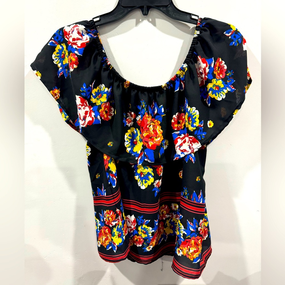Lily White ruffle top- on or off shoulder- size M